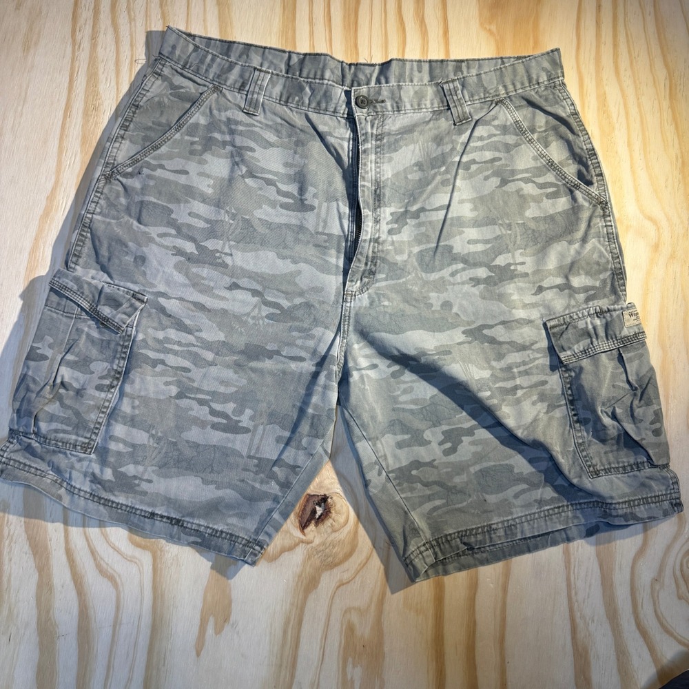 Wrangler Men's Camo Cargo Shorts Grey Utility Cotton Pockets Bottoms Size 40